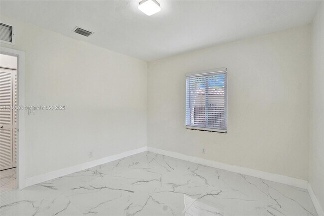 Building Photo - 12055 NE 9th Ave
