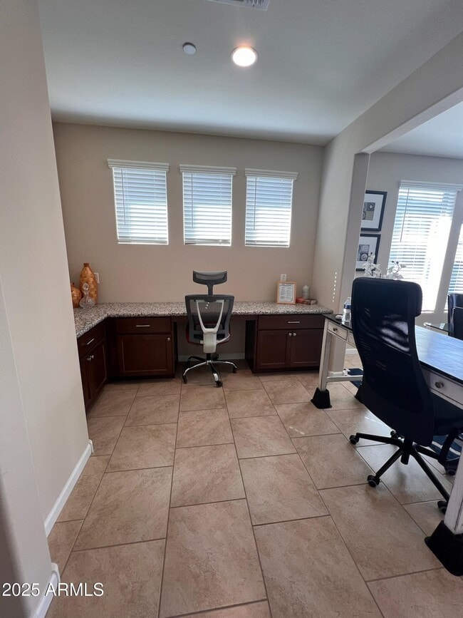 Building Photo - 29316 N Lone Pne Ln