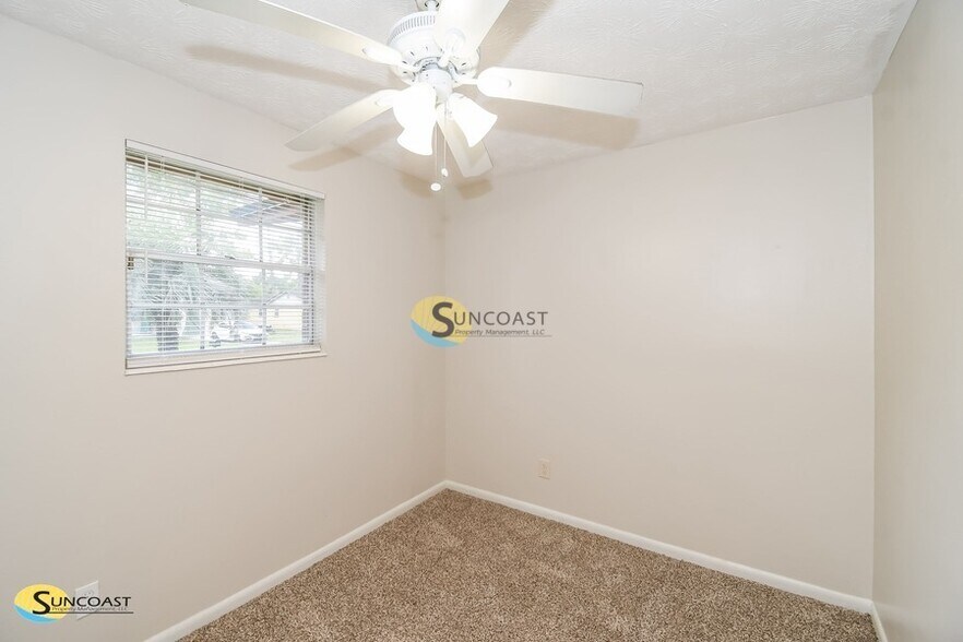 Building Photo - 4533 Jade Dr E