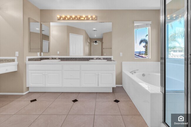 Building Photo - 30958 Mashie Way