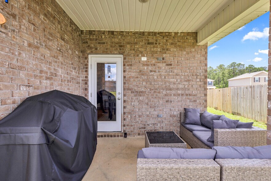 Building Photo - 5371 Leeds Ln