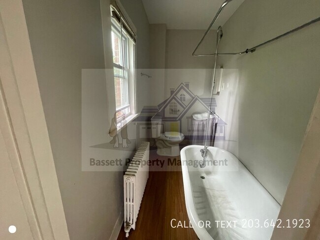 Building Photo - 115 Hubbard Pl