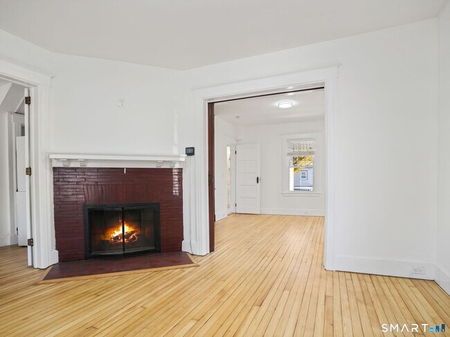 Building Photo - 27 5th St