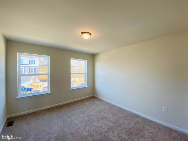 Building Photo - 1009 Blackstone Run