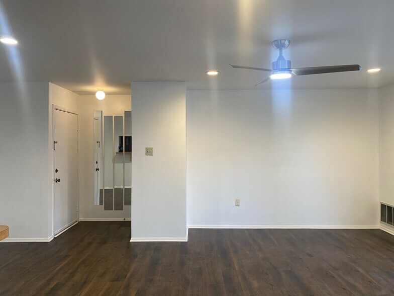 Building Photo - 1903 Jefferson Ct