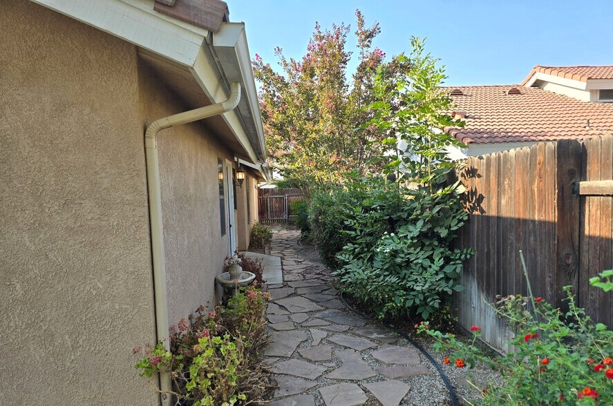 Building Photo - 9113 Gleeson Ct