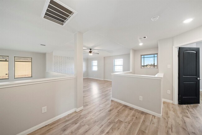 Building Photo - 6161 White Oak Leaf Lp