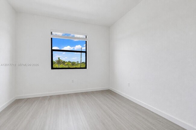 Building Photo - 25036 SW 107th Ave