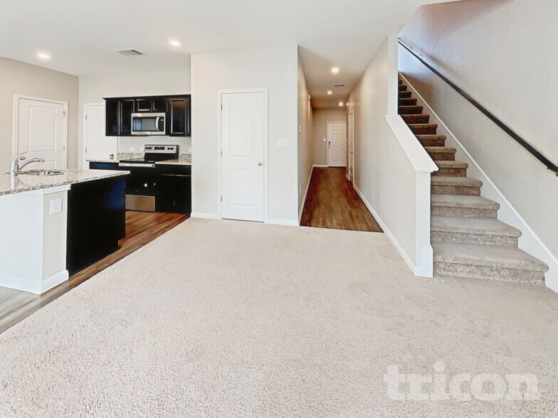 Building Photo - 144 Peony Ln.