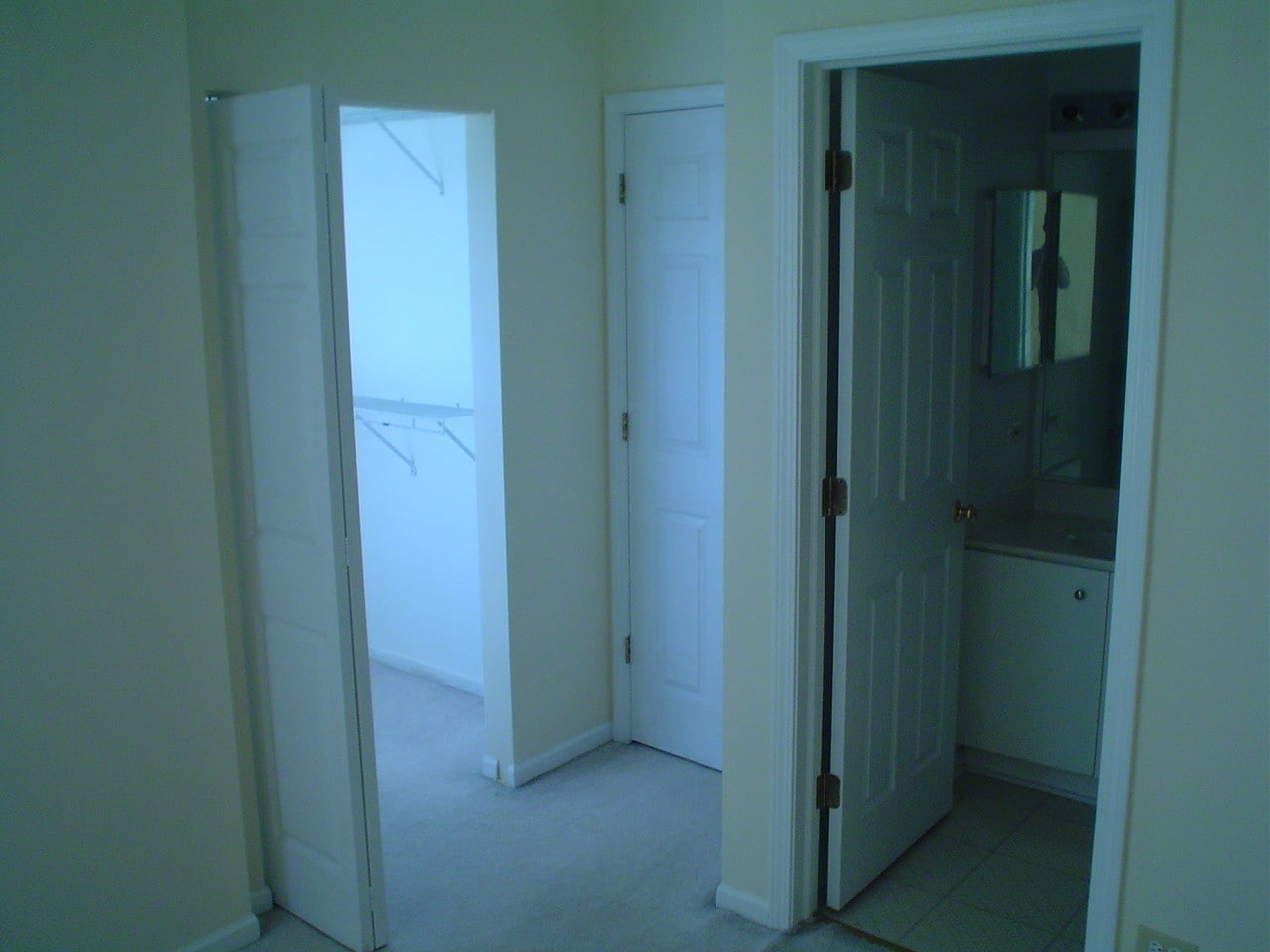 Building Photo - 226 Grandview Ct