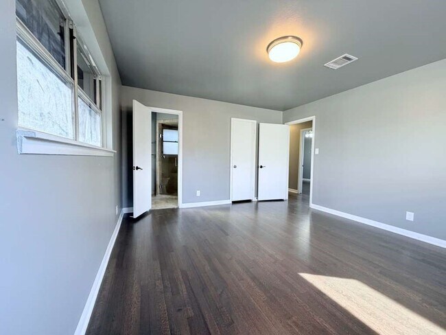 Building Photo - 7715 Catalina Ln