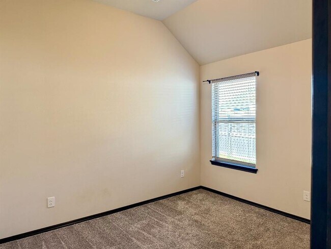 Building Photo - 10432 NW 33rd St