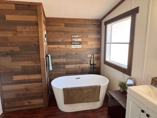 Building Photo - 3 Bedroom, 2 Bathroom Home in Moriarty, NM