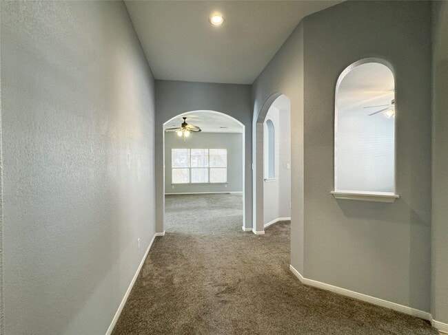 Building Photo - 1050 Forest Haven Ct