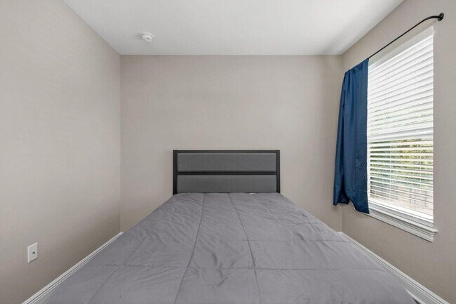 Building Photo - 2327 Hadleigh Hills Ct