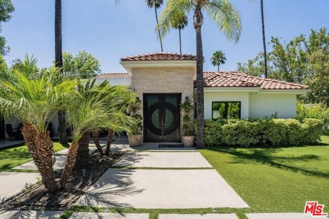 Building Photo - 17520 Embassy Dr