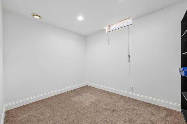 Building Photo - 2158 Countryside Cir