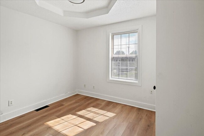 Building Photo - 1423-1423 S Meridian St