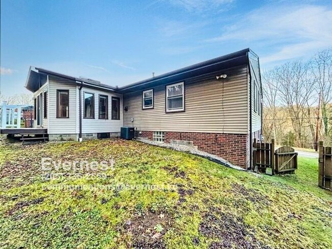 Building Photo - 203 Alpine Village Dr