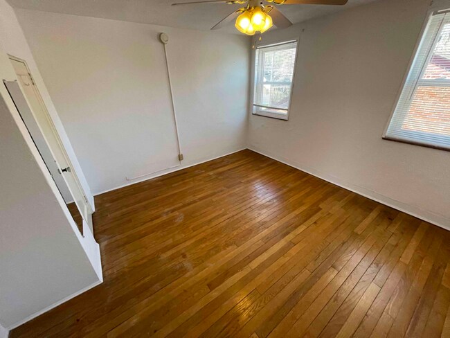 Building Photo - 1428 Terrace Dr