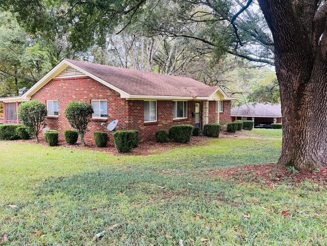 Building Photo - Beyond Perfect 3 bedroom 1 bath !!!!