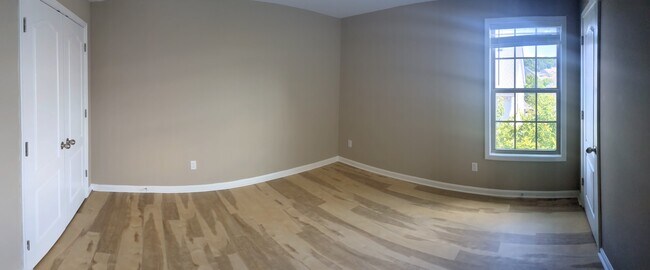 Building Photo - 1011 Blue Bonnet Ct