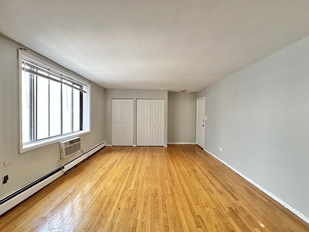 Building Photo - 1515 W Morse Ave