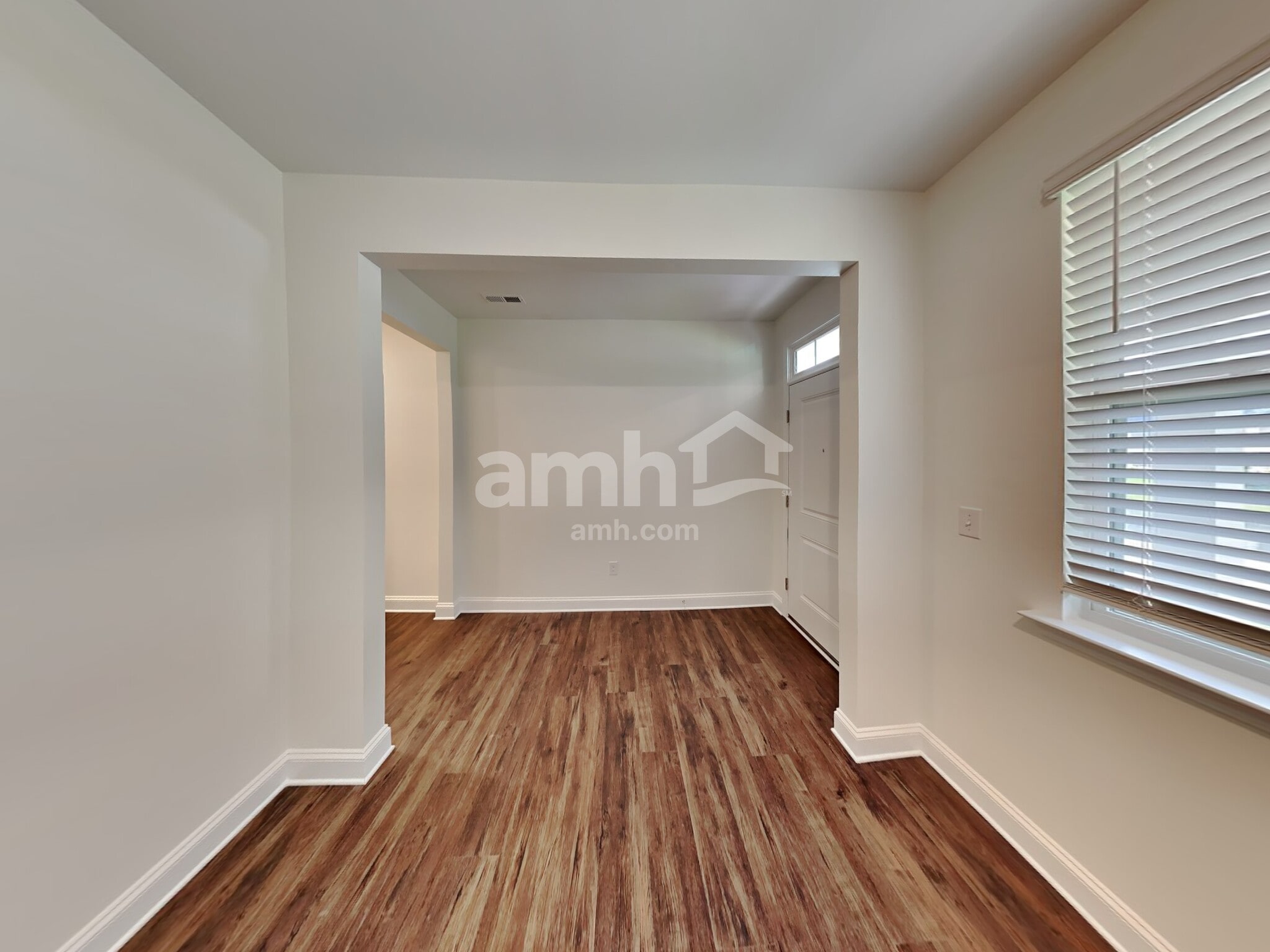 Building Photo - 4990 Twin River Dr