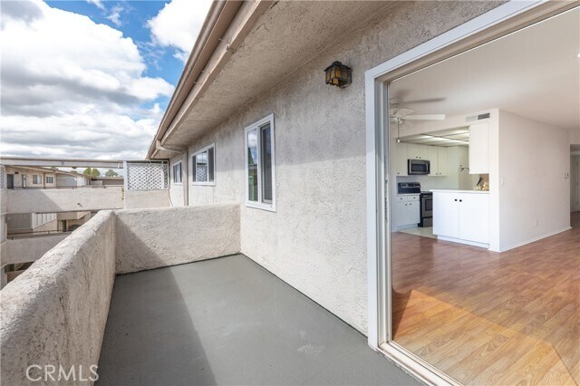 Building Photo - 5412 Lindley Ave