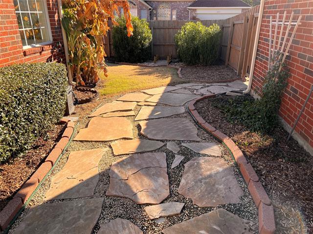 Building Photo - 2312 Eldger Dr