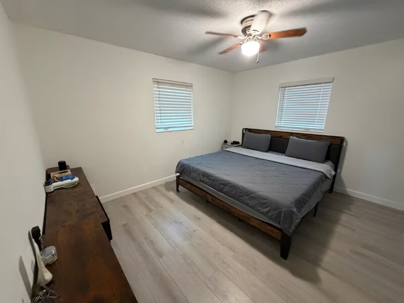 Building Photo - 5758 20th Ave N