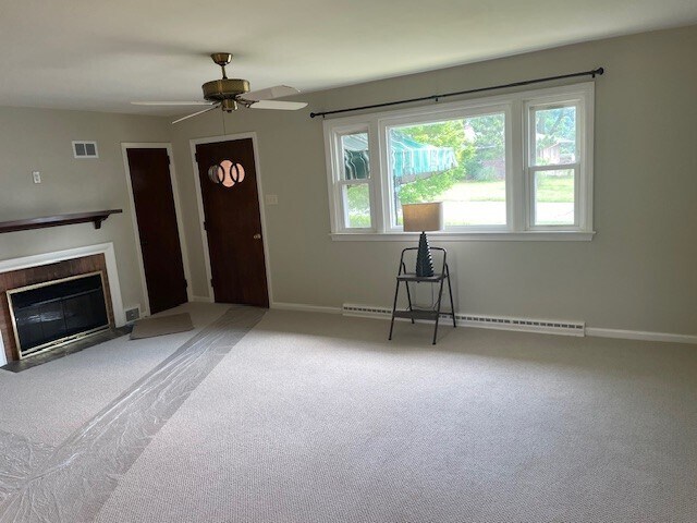 Living Room - 135 Grandview Dr