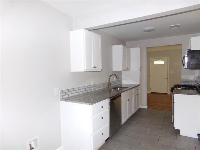 Building Photo - 1241 Sleepy Hollow Dr