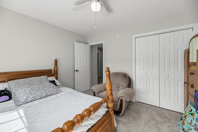 Building Photo - Spacious & Well-Maintained Home for Rent in North Charleston