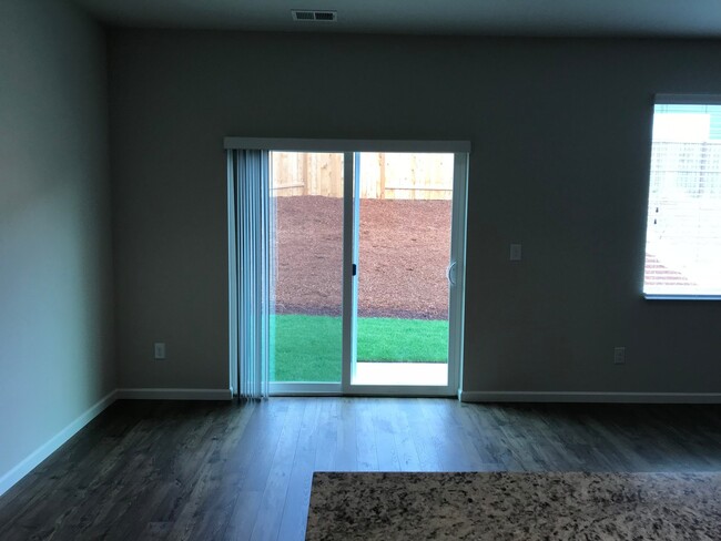 Building Photo - BRAND NEW HOME! Within 5 Minutes of Three ...