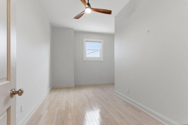 Building Photo - 500 Main St