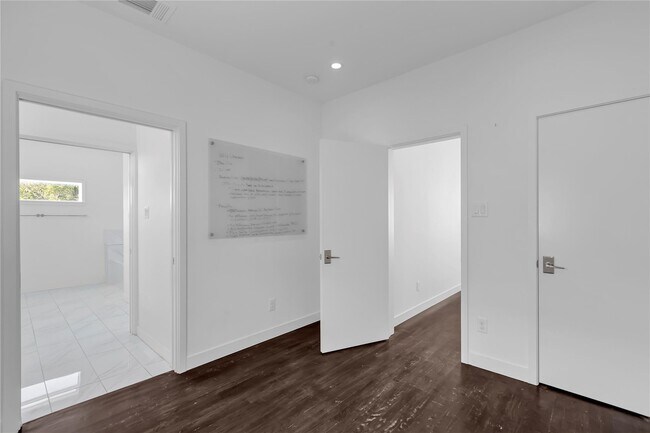 Building Photo - 4915 Flitwick Ct