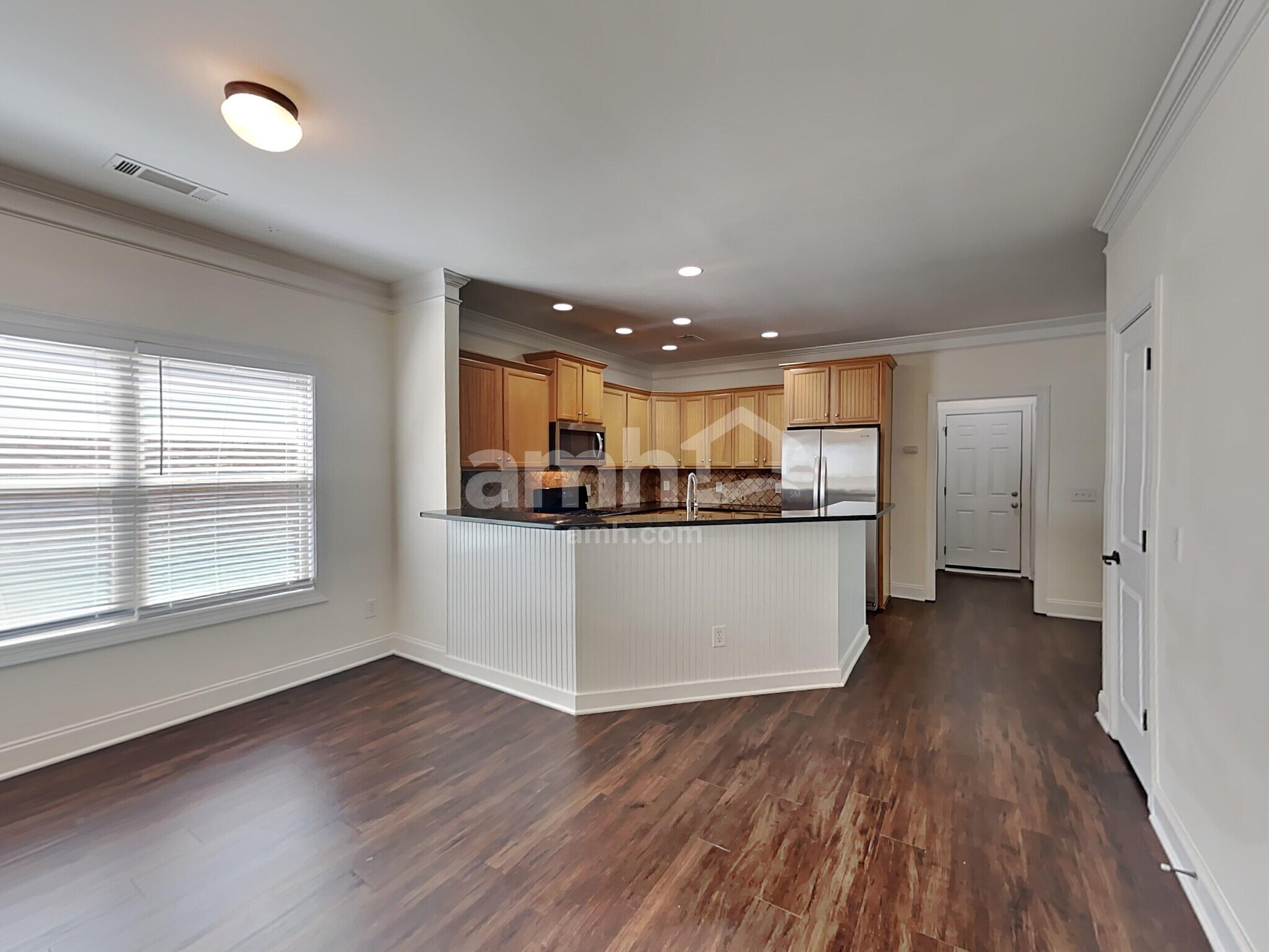 Building Photo - 263 Royal Cres Terrace