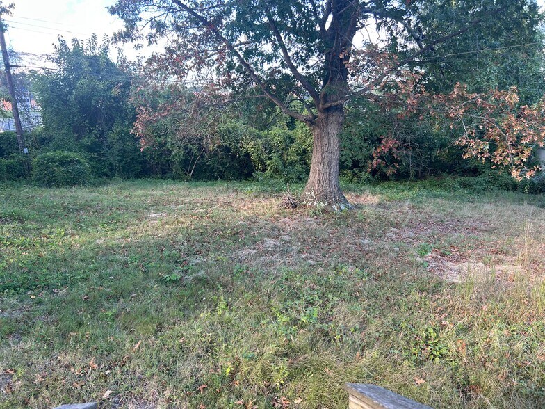 Building Photo - 8410 Holly Hill Rd
