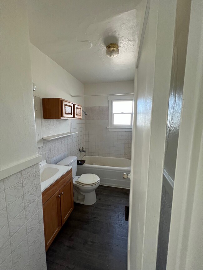 Building Photo - 1120 Folsom Ave