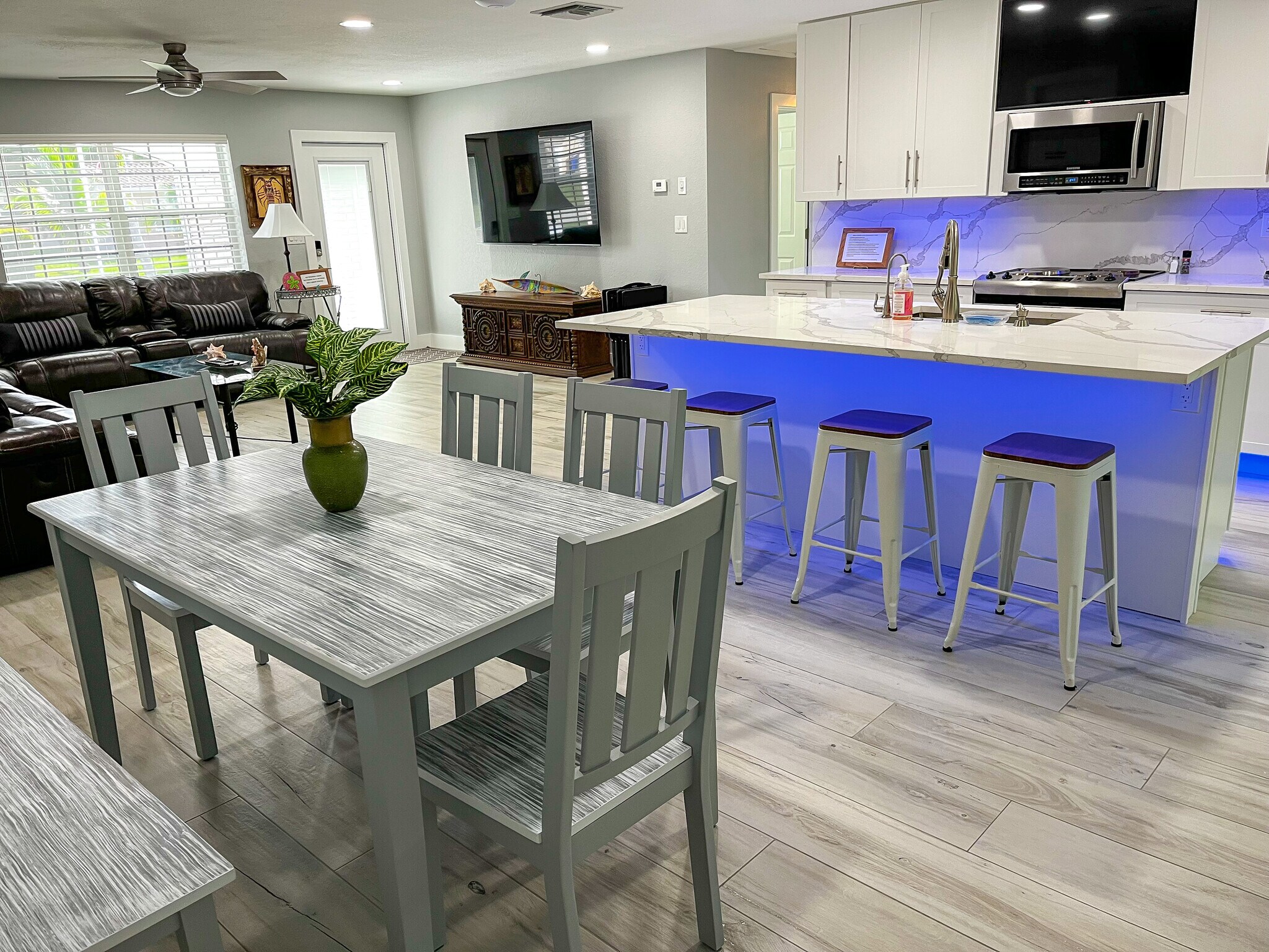 Open Kitchen - 4540 NW 12th Dr