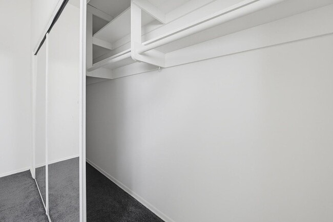 Building Photo - 333 Rexford Dr