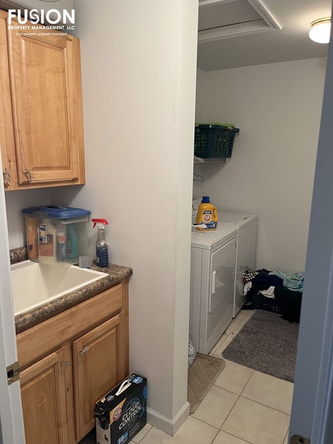 Building Photo - Beautiful 3-bedroom Condo in Essex Junction with Garage!