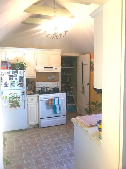 Building Photo - 189 South St