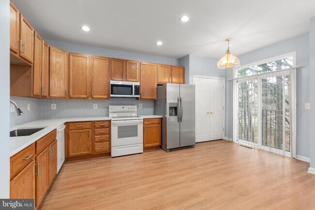 Building Photo - 15788 Nimes Ct