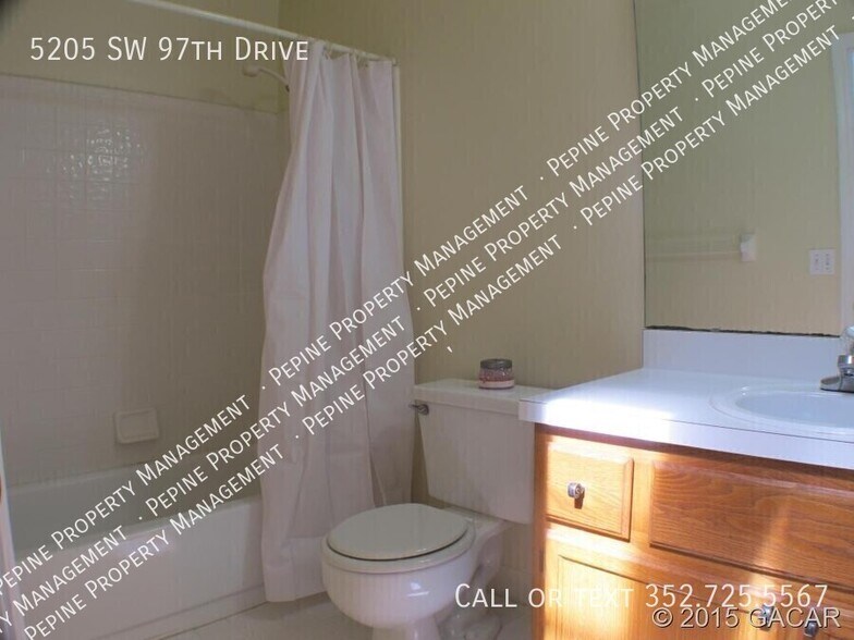 Building Photo - 5205 SW 97th Dr