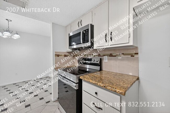 Building Photo - 2007 Whiteback Dr