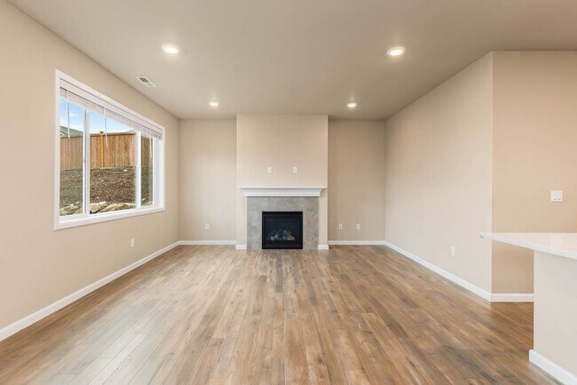 Building Photo - 25800 203rd Ave SE