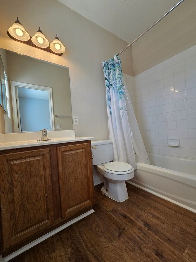 Building Photo - An Amazing NW Home! Over 3300 sq ft w/ pool & spa! Must see!