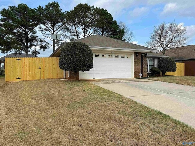 Building Photo - 120 Clover Ridge Dr